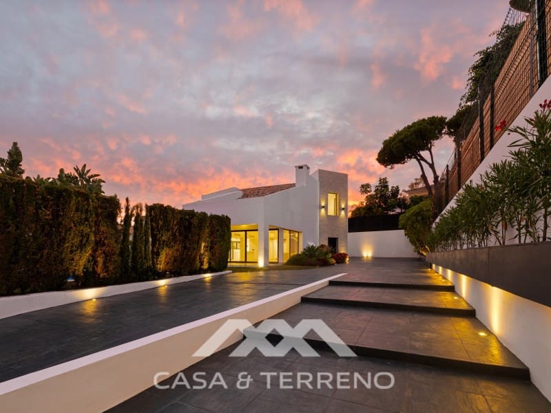 4 quarto Moradia para venda em San Pedro de Alcantara com piscina garagem - 2 495 000 € (Ref: 9695259)