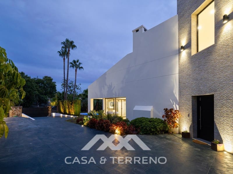 4 quarto Moradia para venda em San Pedro de Alcantara com piscina garagem - 2 495 000 € (Ref: 9695259)