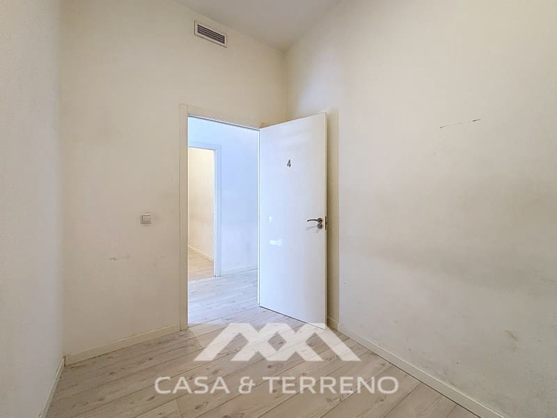 Kommersiell til salgs i Torre del Mar - € 199 000 (Ref: 9695260)