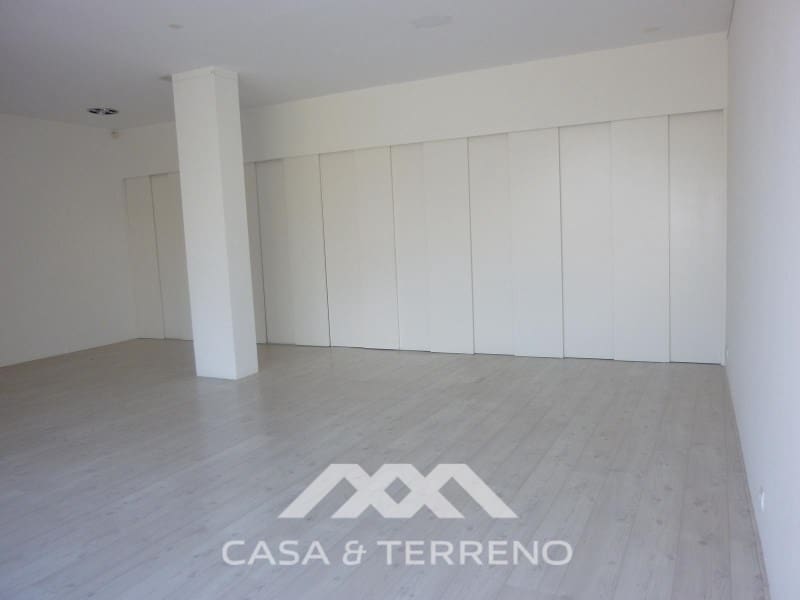 Kommersiell til salgs i Torre del Mar - € 199 000 (Ref: 9695260)