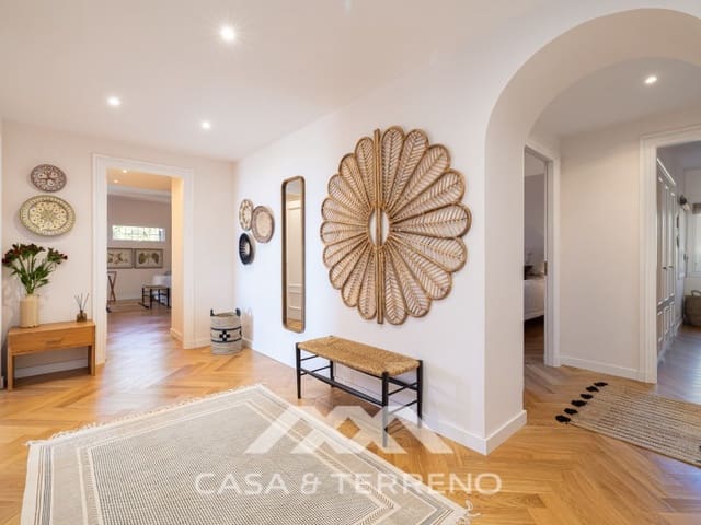 3 bedroom Apartment for sale in Las Brisas, Marbella with pool - € 2,150,000 (Ref: 9695262)