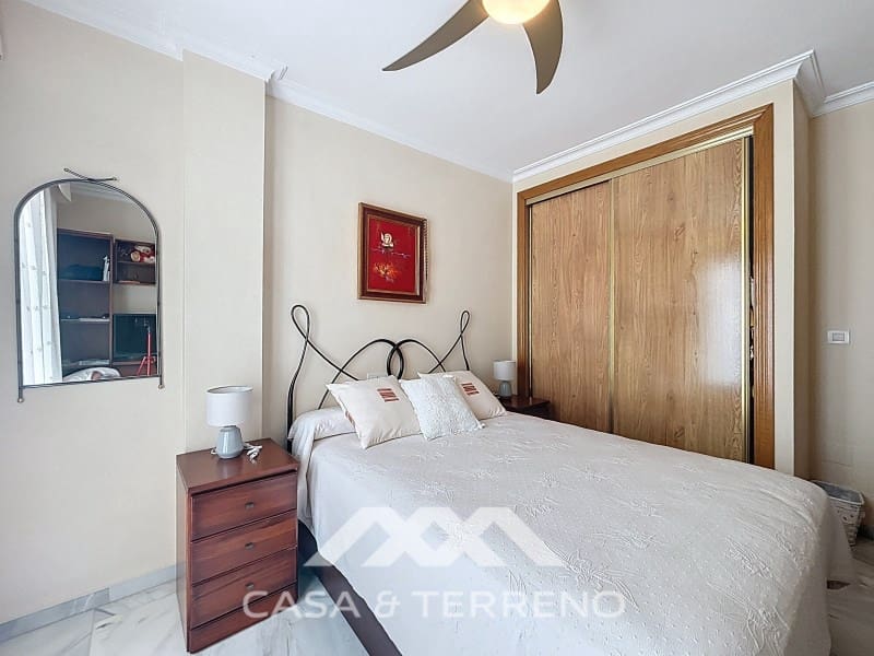 Pareado de 4 habitaciones en Torre del Mar en venta con piscina - 765.000 € (Ref: 9719824)