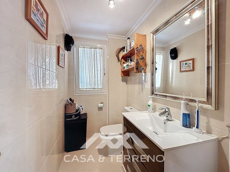 Pareado de 4 habitaciones en Torre del Mar en venta con piscina - 765.000 € (Ref: 9719824)