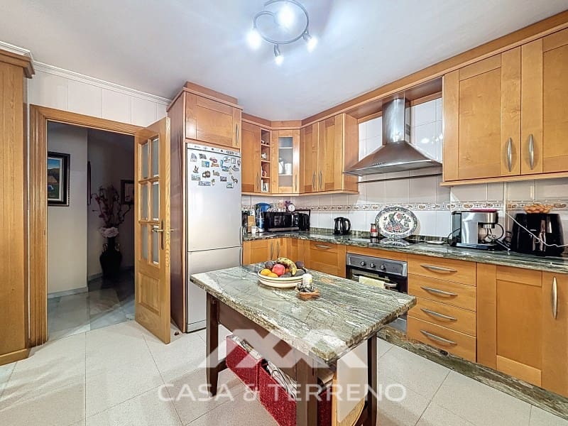 Pareado de 4 habitaciones en Torre del Mar en venta con piscina - 765.000 € (Ref: 9719824)