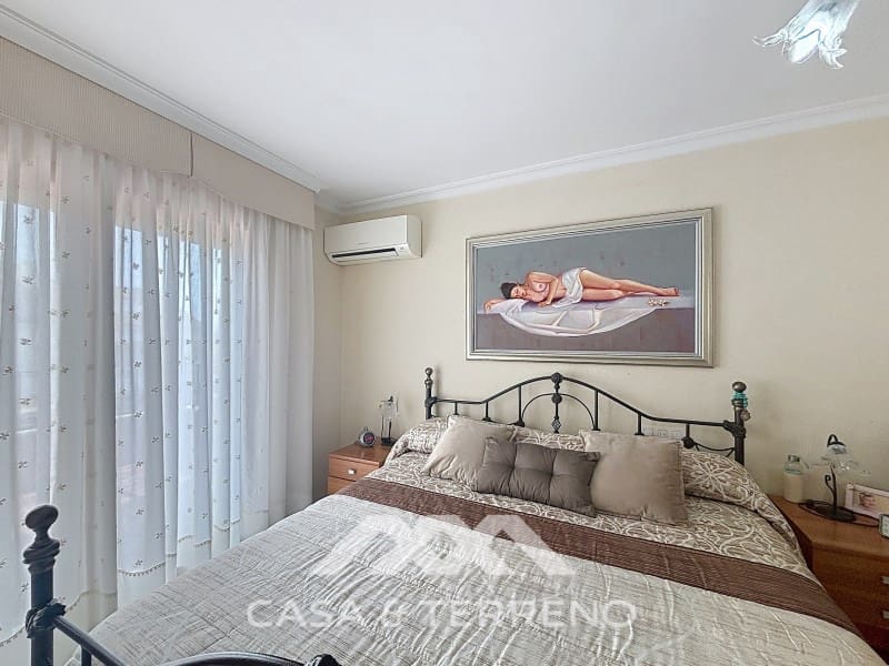 Pareado de 4 habitaciones en Torre del Mar en venta con piscina - 765.000 € (Ref: 9719824)