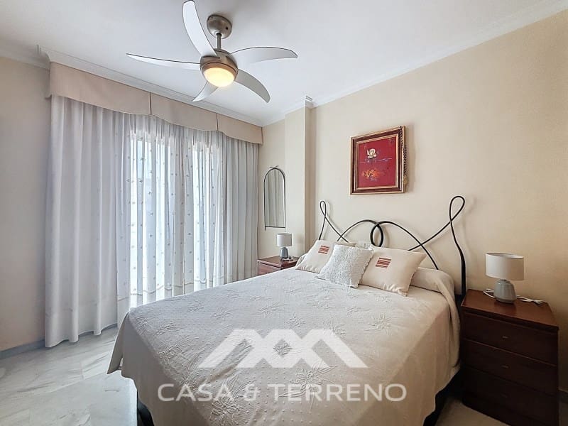 Pareado de 4 habitaciones en Torre del Mar en venta con piscina - 765.000 € (Ref: 9719824)