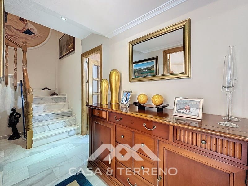 Pareado de 4 habitaciones en Torre del Mar en venta con piscina - 765.000 € (Ref: 9719824)