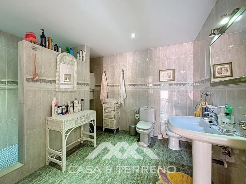 Pareado de 4 habitaciones en Torre del Mar en venta con piscina - 765.000 € (Ref: 9719824)