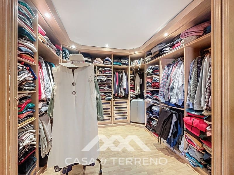 Pareado de 4 habitaciones en Torre del Mar en venta con piscina - 765.000 € (Ref: 9719824)