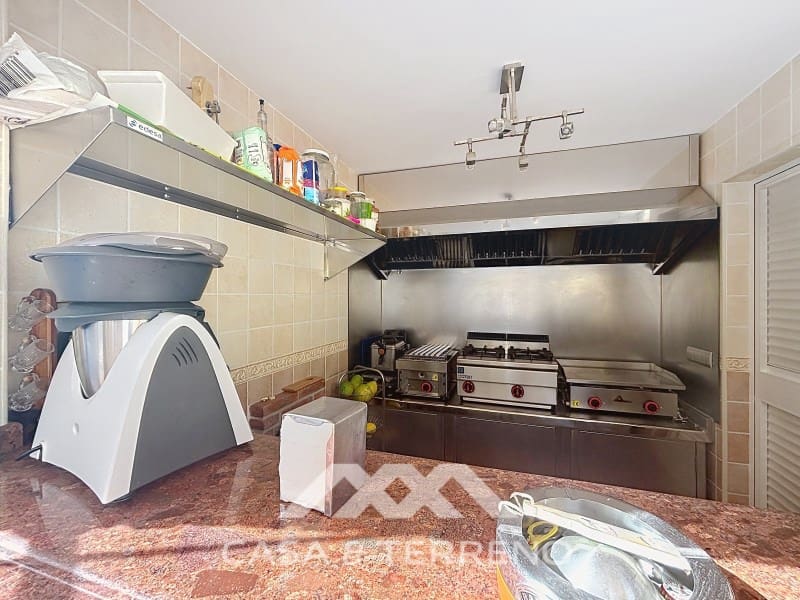 Pareado de 4 habitaciones en Torre del Mar en venta con piscina - 765.000 € (Ref: 9719824)