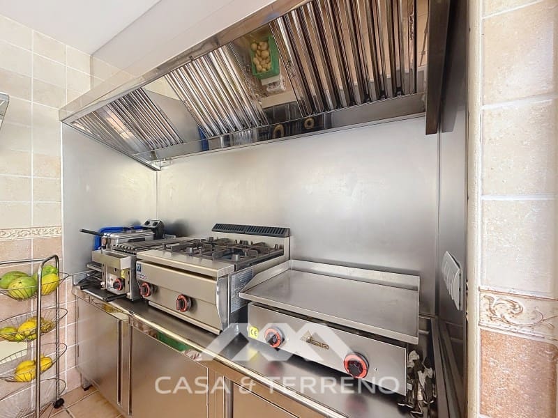 Pareado de 4 habitaciones en Torre del Mar en venta con piscina - 765.000 € (Ref: 9719824)