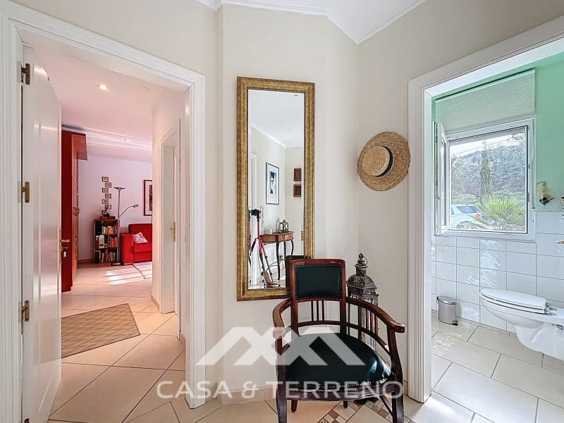 6 soveværelse Villa til salg i Sayalonga med swimmingpool - € 890.000 (Ref: 9719825)