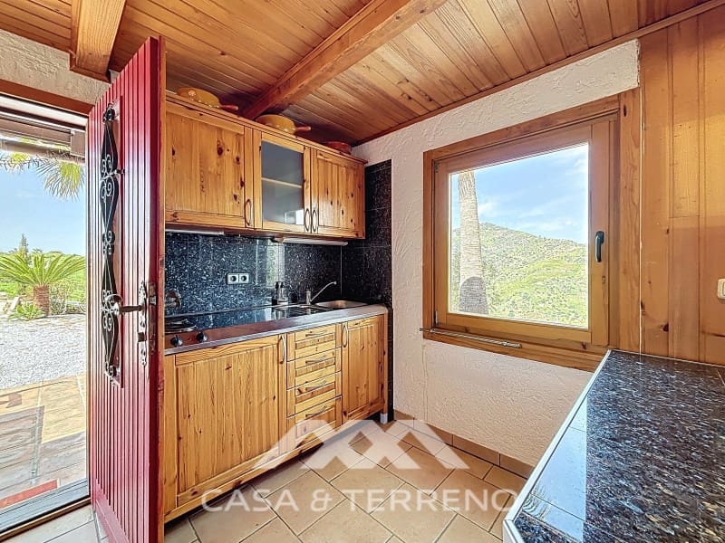 6 soveværelse Villa til salg i Sayalonga med swimmingpool - € 890.000 (Ref: 9719825)