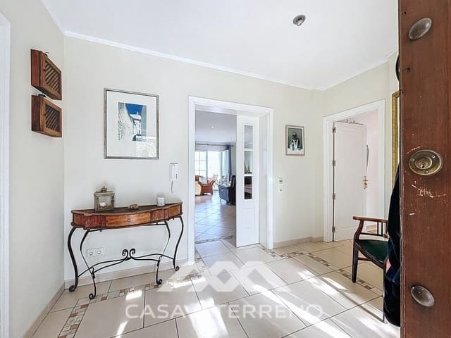 6 soveværelse Guesthouse/B & B til salg i Sayalonga med swimmingpool - € 890.000 (Ref: 9719826)