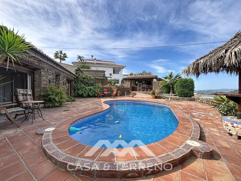 6 soveværelse Guesthouse/B & B til salg i Sayalonga med swimmingpool - € 890.000 (Ref: 9719826)