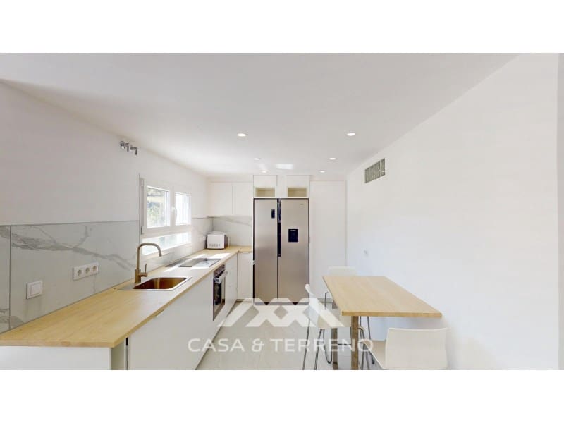 Chalet de 3 habitaciones en Arenas en venta con piscina - 448.000 € (Ref: 9719827)