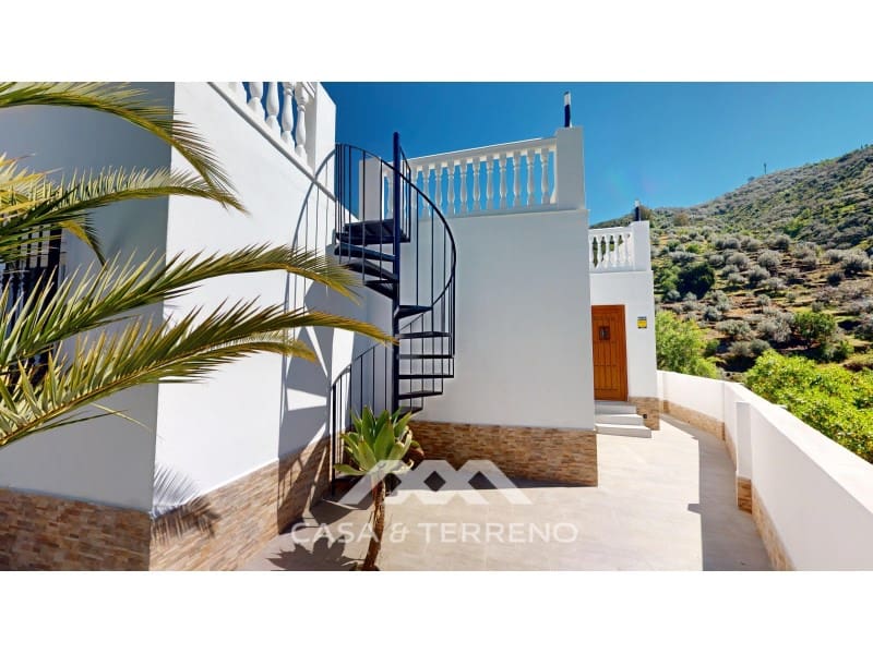 Chalet de 3 habitaciones en Arenas en venta con piscina - 448.000 € (Ref: 9719827)