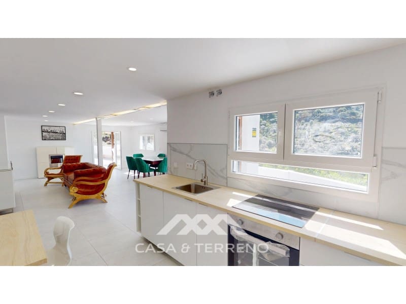 Chalet de 3 habitaciones en Arenas en venta con piscina - 448.000 € (Ref: 9719827)