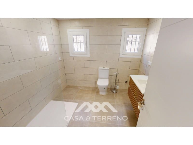 Chalet de 3 habitaciones en Arenas en venta con piscina - 448.000 € (Ref: 9719827)