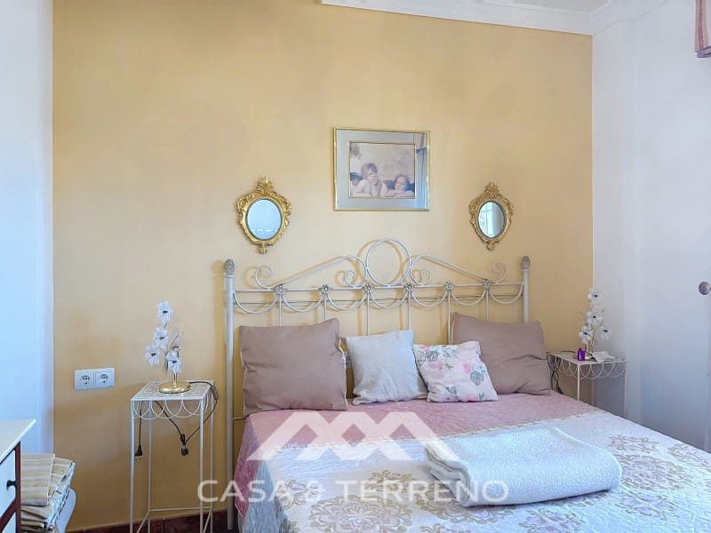 3 bedroom Villa for rent in Velez-Malaga with pool garage - € 1,995 (Ref: 9747780)