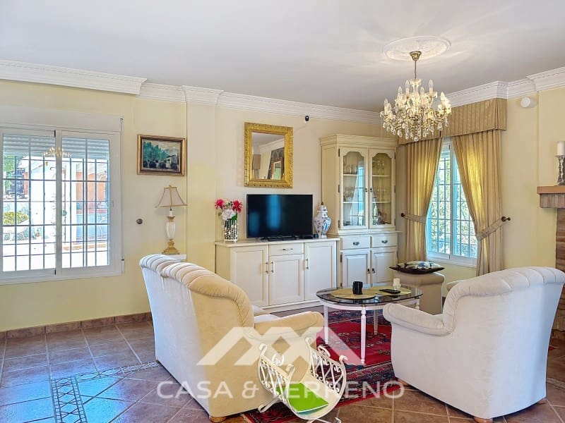 3 bedroom Villa for rent in Velez-Malaga with pool garage - € 1,995 (Ref: 9747780)