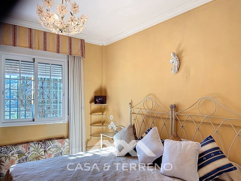 3 bedroom Villa for rent in Velez-Malaga with pool garage - € 1,995 (Ref: 9747780)