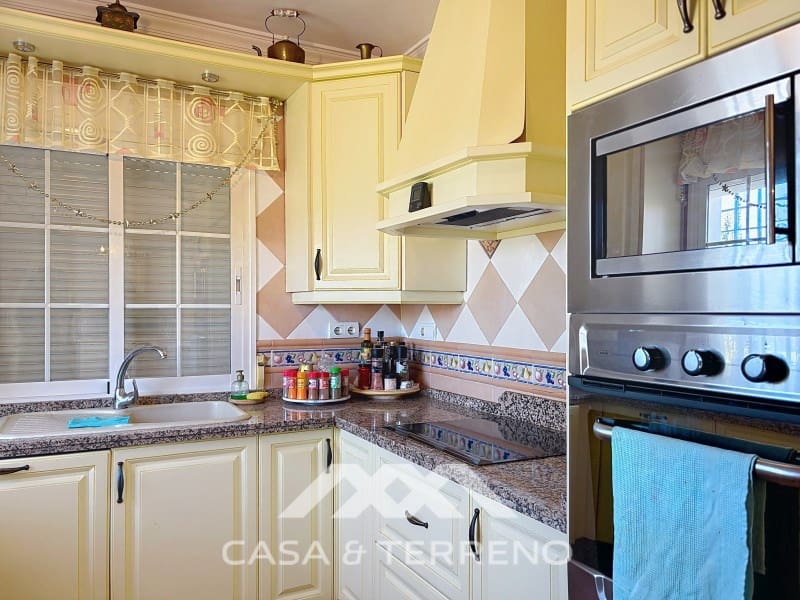 3 bedroom Villa for rent in Velez-Malaga with pool garage - € 1,995 (Ref: 9747780)