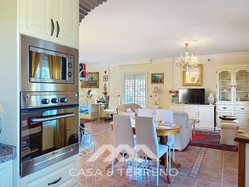 3 bedroom Villa for rent in Velez-Malaga with pool garage - € 1,995 (Ref: 9747780)