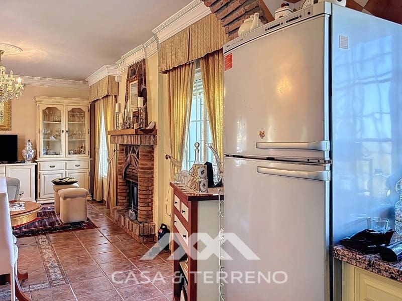 3 bedroom Villa for rent in Velez-Malaga with pool garage - € 1,995 (Ref: 9747780)