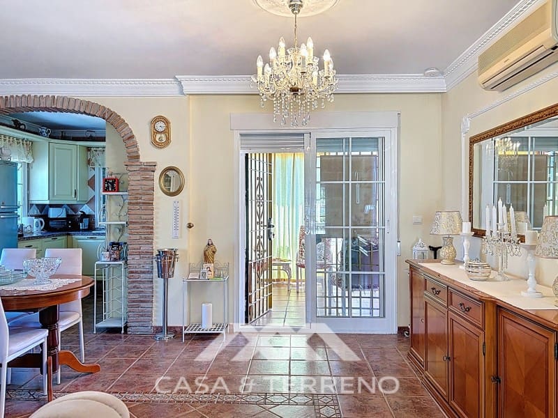 3 bedroom Villa for rent in Velez-Malaga with pool garage - € 1,995 (Ref: 9747780)