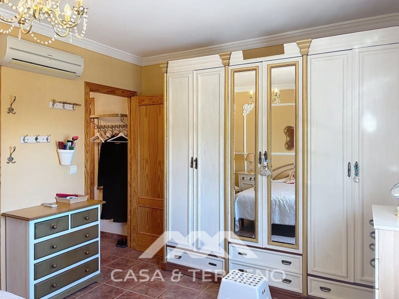 3 bedroom Villa for rent in Velez-Malaga with pool garage - € 1,995 (Ref: 9747780)