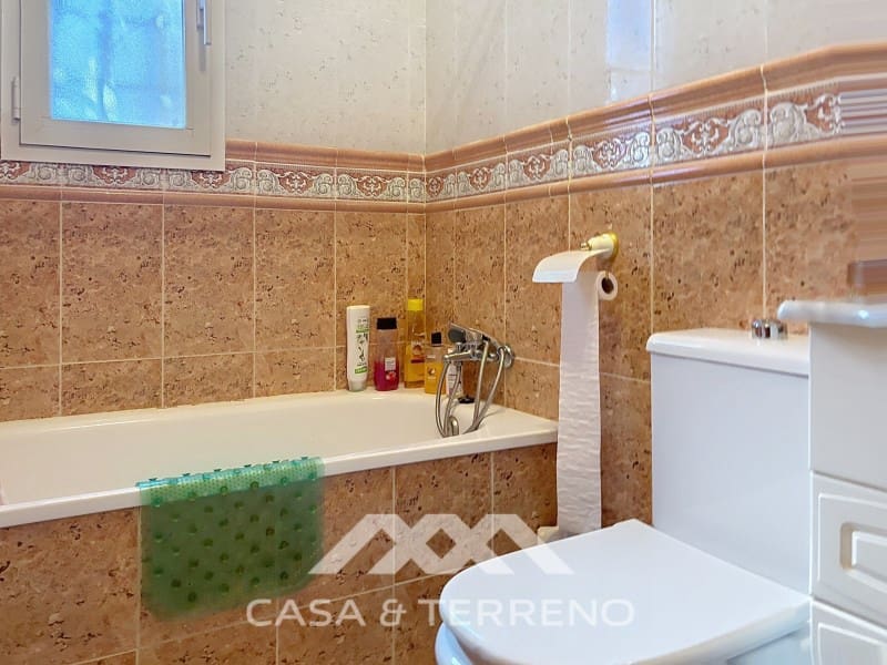 3 bedroom Villa for rent in Velez-Malaga with pool garage - € 1,995 (Ref: 9747780)