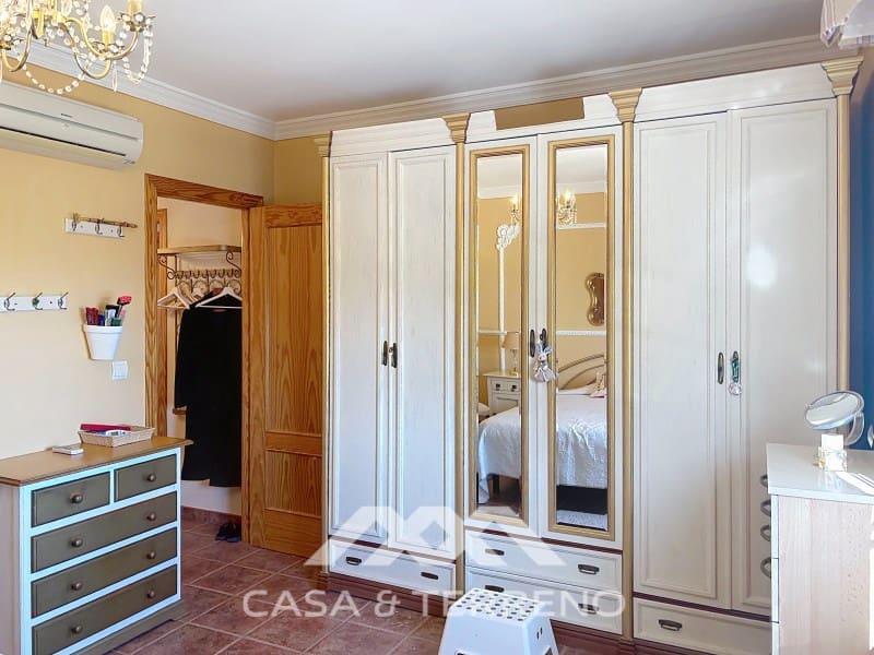 3 bedroom Villa for rent in Velez-Malaga with pool garage - € 1,995 (Ref: 9747780)