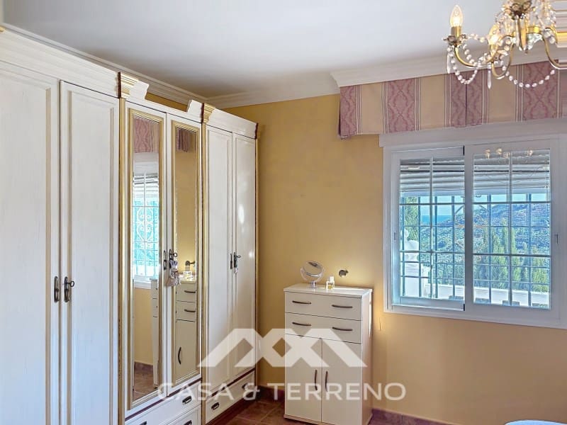 3 bedroom Villa for rent in Velez-Malaga with pool garage - € 1,995 (Ref: 9747780)