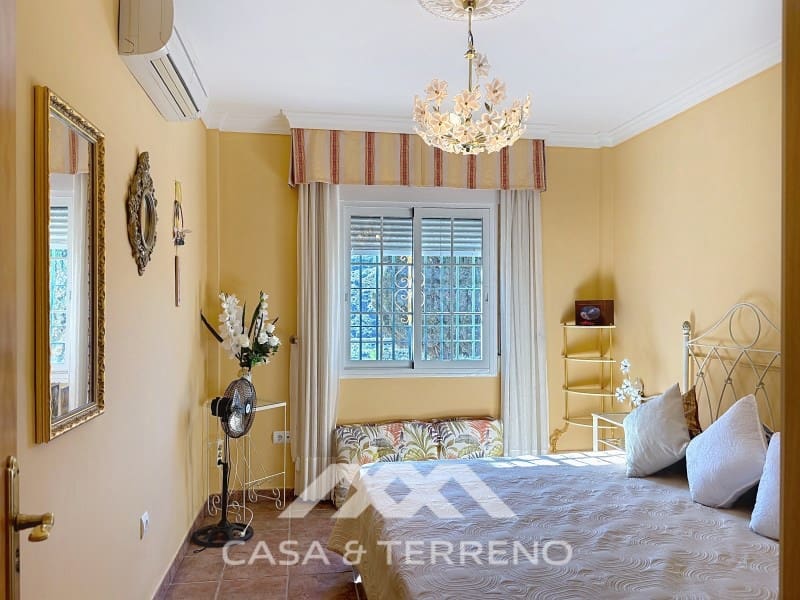 3 bedroom Villa for rent in Velez-Malaga with pool garage - € 1,995 (Ref: 9747780)