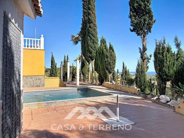 3 bedroom Villa for rent in Cajiz, Vélez-Málaga with pool garage - € 1,995 (Ref: 9747780)