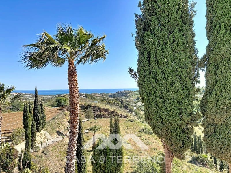 3 bedroom Villa for rent in Velez-Malaga with pool garage - € 1,995 (Ref: 9747780)