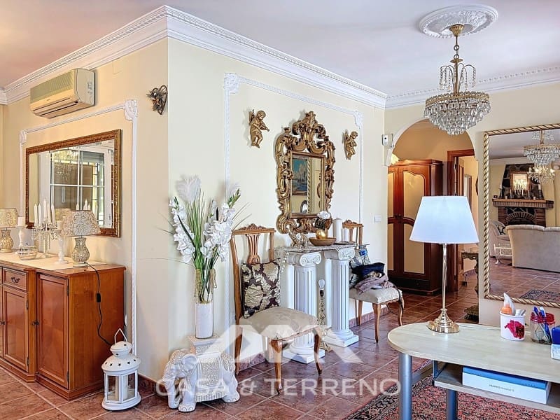 3 bedroom Villa for rent in Velez-Malaga with pool garage - € 1,995 (Ref: 9747780)