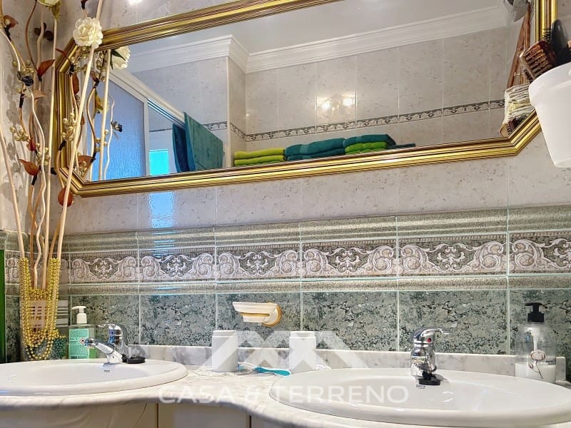 3 bedroom Villa for rent in Velez-Malaga with pool garage - € 1,995 (Ref: 9747780)