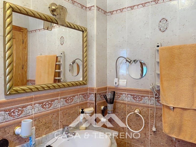 3 bedroom Villa for rent in Velez-Malaga with pool garage - € 1,995 (Ref: 9747780)