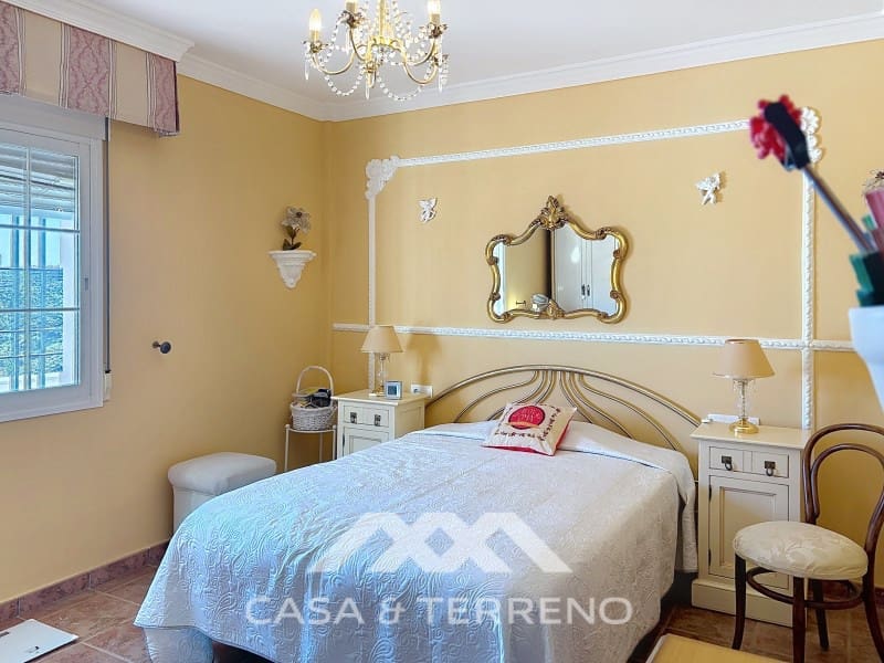 3 bedroom Villa for rent in Velez-Malaga with pool garage - € 1,995 (Ref: 9747780)