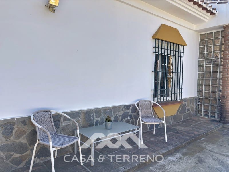 3 bedroom Villa for rent in Velez-Malaga with pool garage - € 1,995 (Ref: 9747780)
