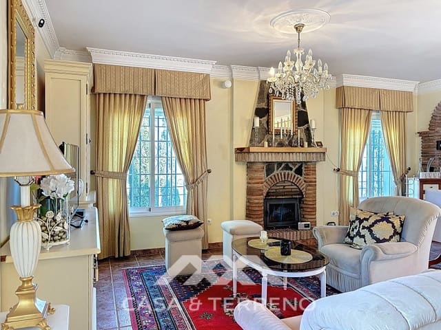 3 bedroom Villa for rent in Cajiz, Vélez-Málaga with pool garage - € 1,995 (Ref: 9747780)