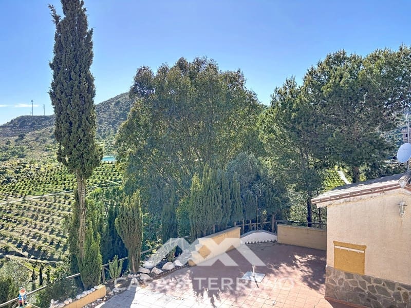 3 bedroom Villa for rent in Velez-Malaga with pool garage - € 1,995 (Ref: 9747780)