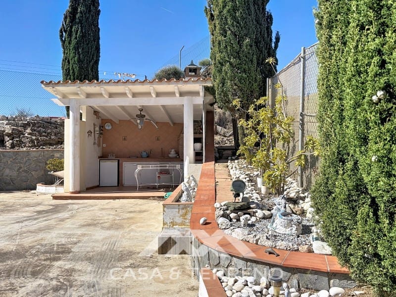 3 bedroom Villa for rent in Velez-Malaga with pool garage - € 1,995 (Ref: 9747780)