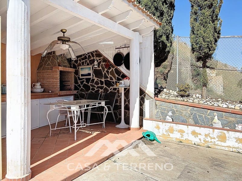 3 bedroom Villa for rent in Velez-Malaga with pool garage - € 1,995 (Ref: 9747780)