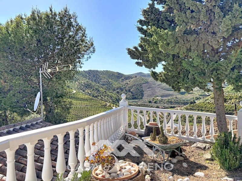 3 bedroom Villa for rent in Velez-Malaga with pool garage - € 1,995 (Ref: 9747780)