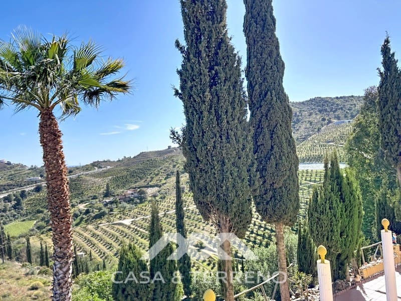 3 bedroom Villa for rent in Velez-Malaga with pool garage - € 1,995 (Ref: 9747780)