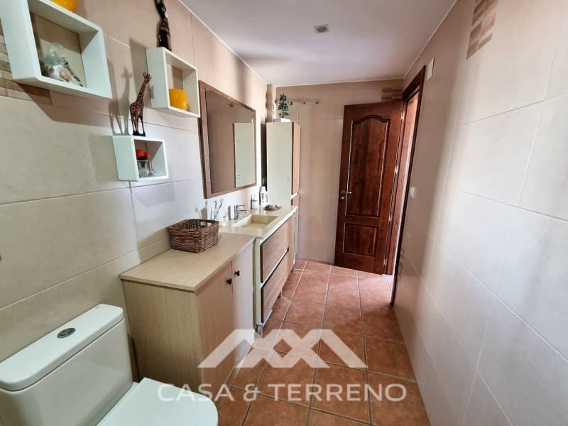 5 soverom Villa til salgs i Torrox Park med garasje - € 465 000 (Ref: 9747781)