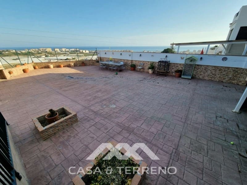 5 soverom Villa til salgs i Torrox Park med garasje - € 465 000 (Ref: 9747781)